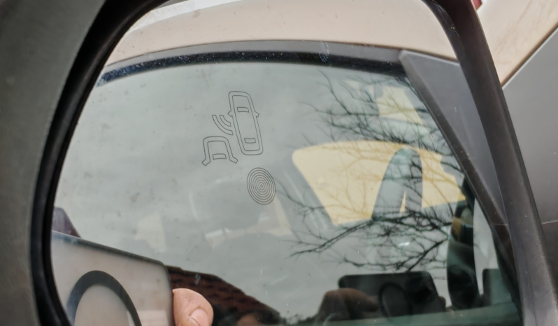 
								Dacia Duster Prestige + full									