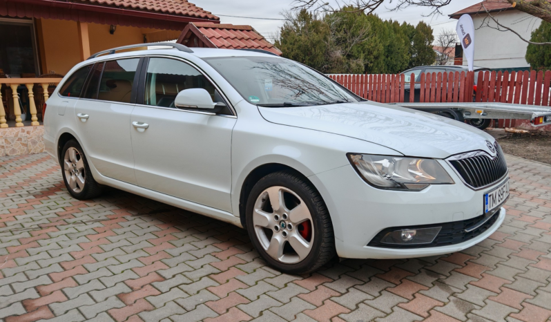 
								Skoda Superb full									