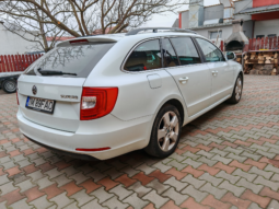 
										Skoda Superb full									