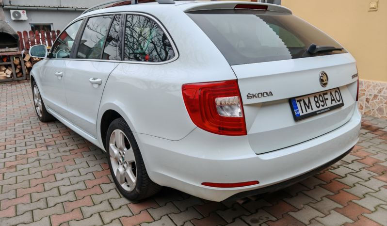 
								Skoda Superb full									