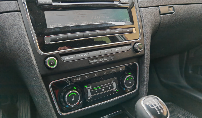 
								Skoda Superb full									