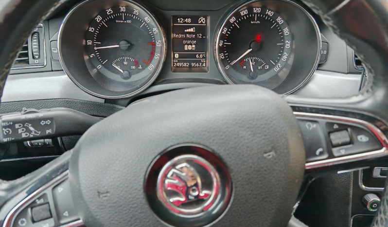 
								Skoda Superb full									