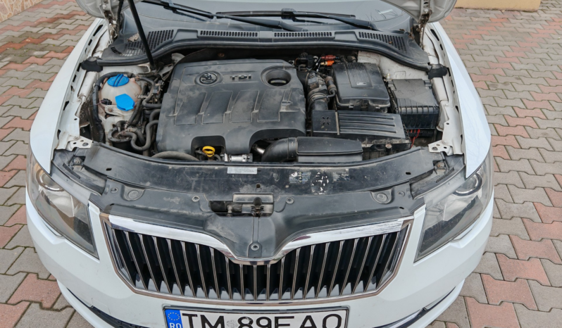 
								Skoda Superb full									