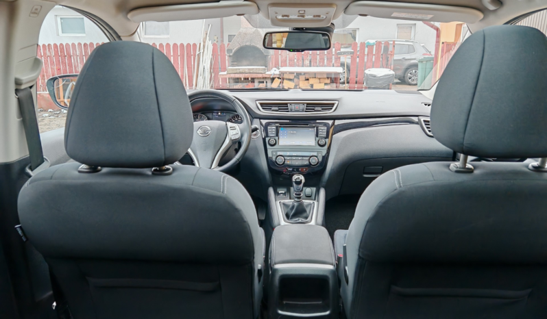 
								Nissan Qashqai Tekna full									