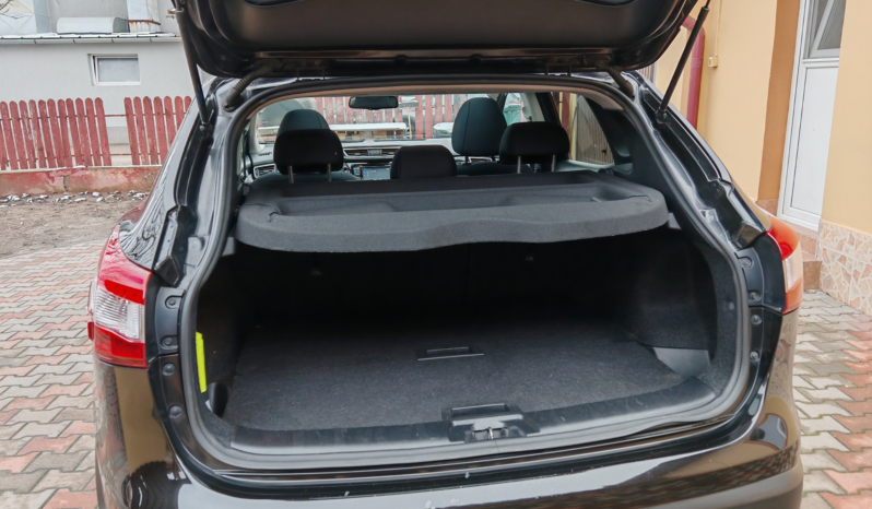 
								Nissan Qashqai Tekna full									