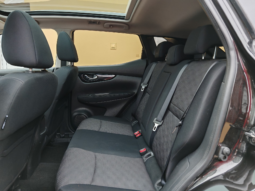 
										Nissan Qashqai Tekna full									