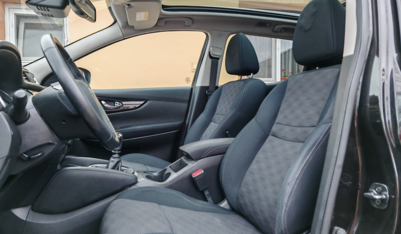 
								Nissan Qashqai Tekna full									