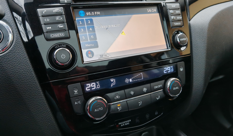 
								Nissan Qashqai Tekna full									