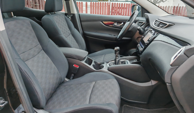 
								Nissan Qashqai Tekna full									
