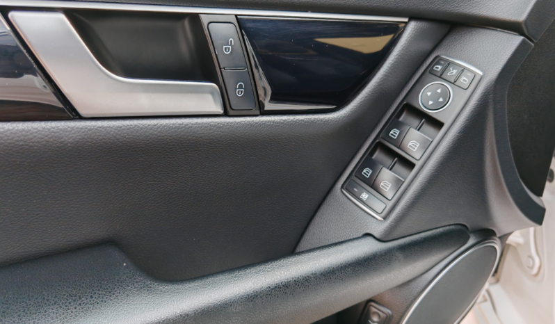 
								Mercedes C-Klasse C220 CDI Avantgarde full									