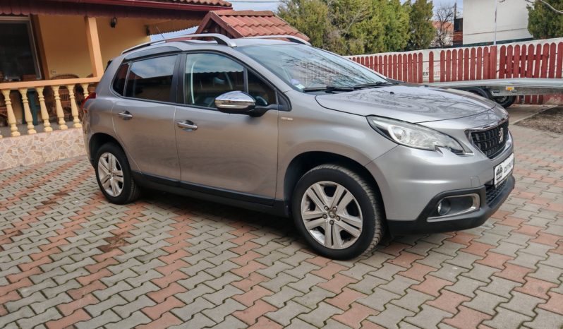 
								Peugeot 2008 1.2 PureTech Allure full									
