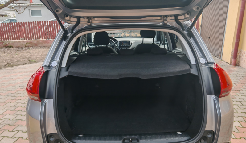
								Peugeot 2008 1.2 PureTech Allure full									