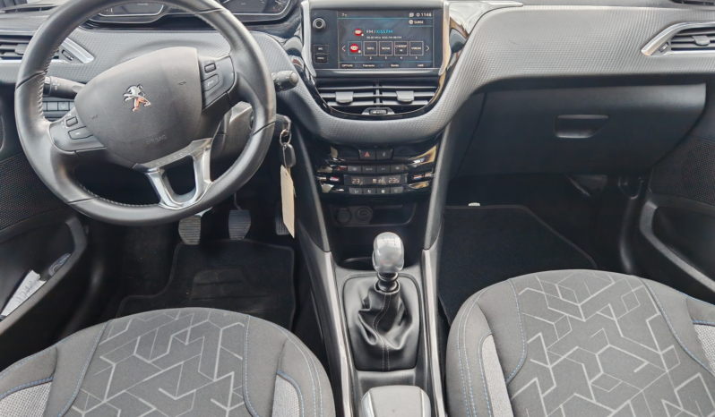 
								Peugeot 2008 1.2 PureTech Allure full									