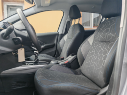
										Peugeot 2008 1.2 PureTech Allure full									