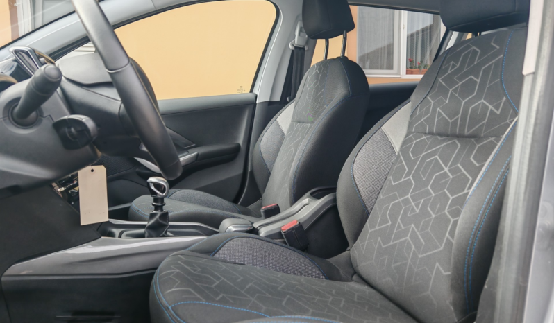 
								Peugeot 2008 1.2 PureTech Allure full									