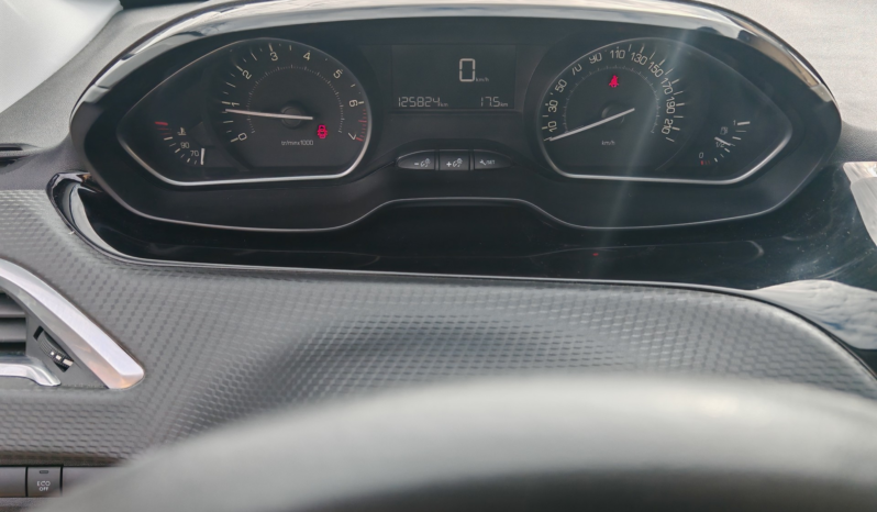 
								Peugeot 2008 1.2 PureTech Allure full									
