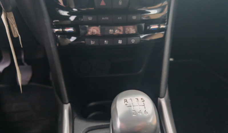 
								Peugeot 2008 1.2 PureTech Allure full									