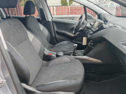 
										Peugeot 2008 1.2 PureTech Allure full									
