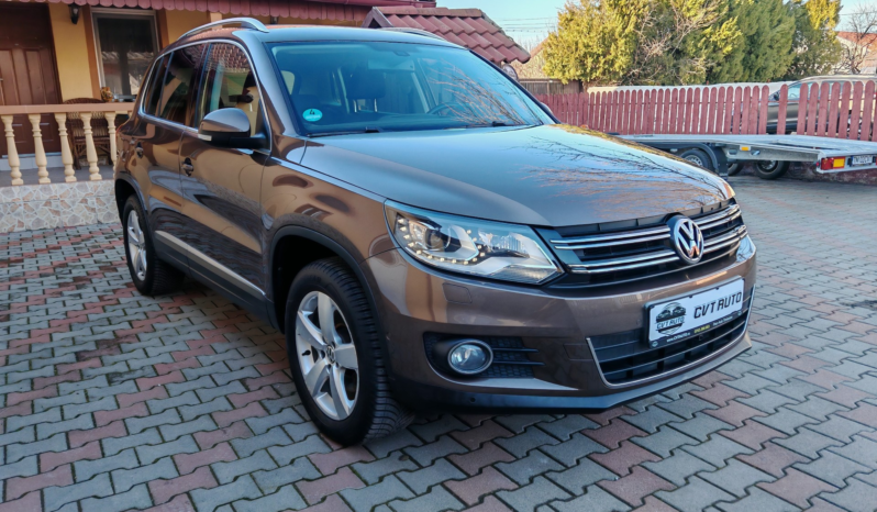
								Volkswagen Tiguan 2.0 TDI Sport & Style 4Motion full									