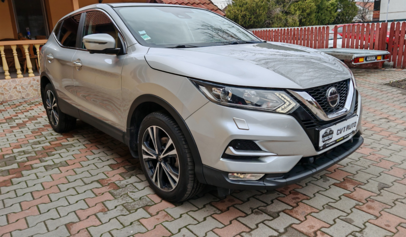 
								Nissan Qashqai N-Conecta full									