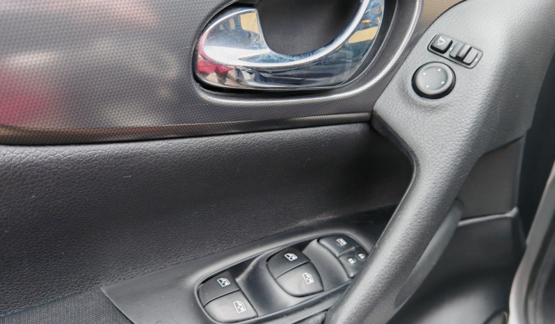 
								Nissan Qashqai N-Conecta full									