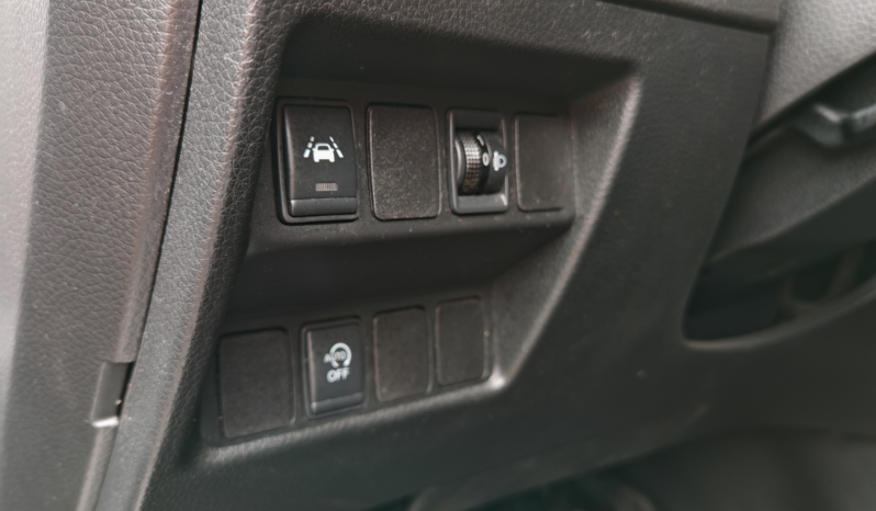
								Nissan Qashqai N-Conecta full									