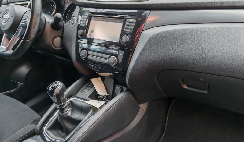 
								Nissan Qashqai N-Conecta full									