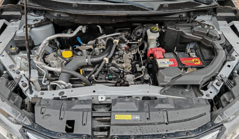 
								Nissan Qashqai N-Conecta full									