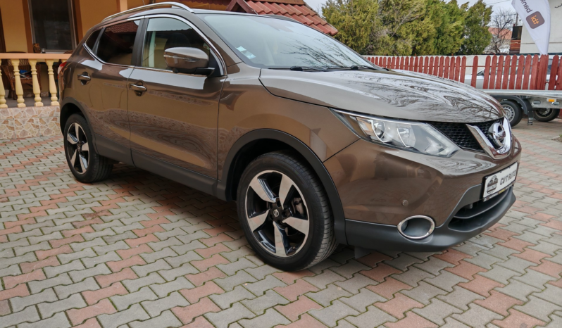 
								Nissan Qashqai N-Conecta full									