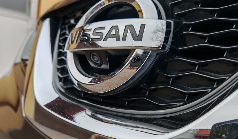 
								Nissan Qashqai N-Conecta full									