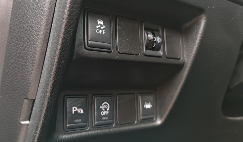 
								Nissan Qashqai N-Conecta full									