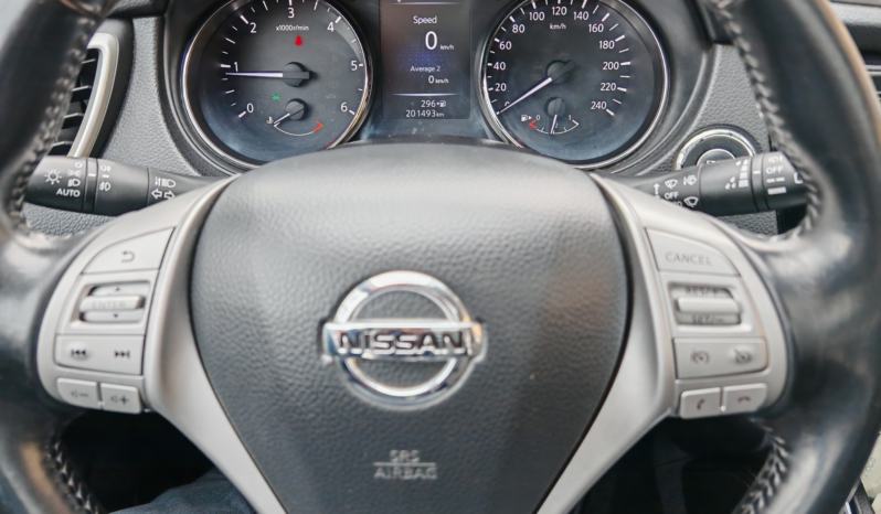 
								Nissan Qashqai N-Conecta full									