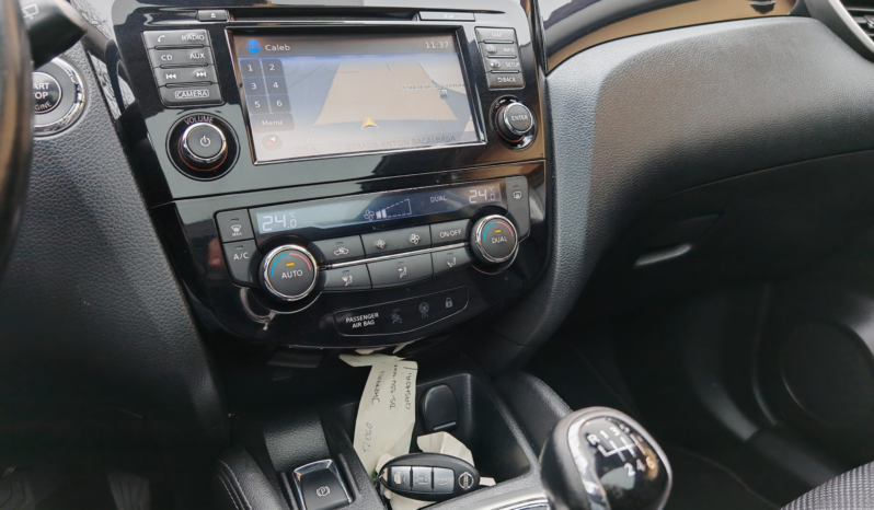 
								Nissan Qashqai N-Conecta full									