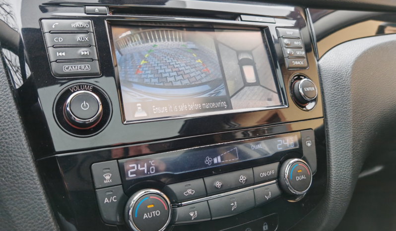 
								Nissan Qashqai N-Conecta full									