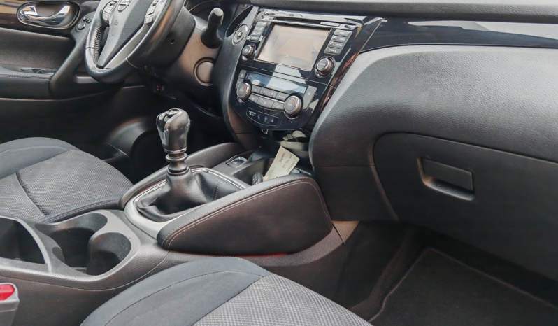 
								Nissan Qashqai N-Conecta full									