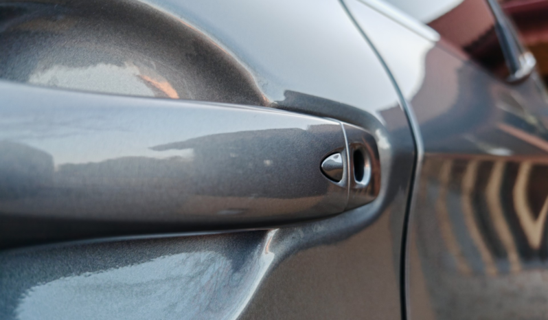 
								Nissan Qashqai 1.6 dCi Tekna 4×4 full									