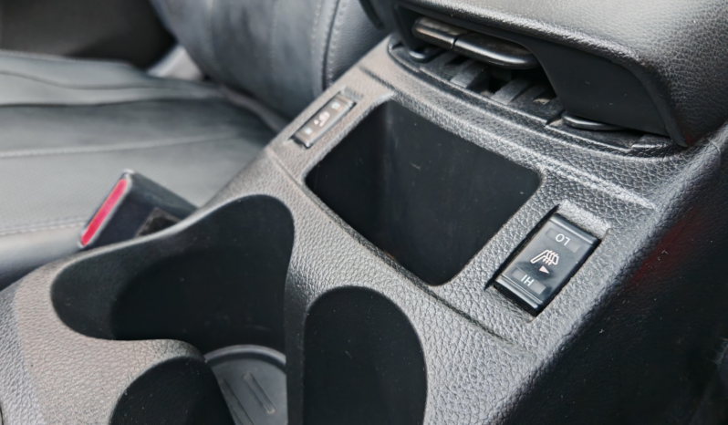 
								Nissan Qashqai 1.6 dCi Tekna 4×4 full									
