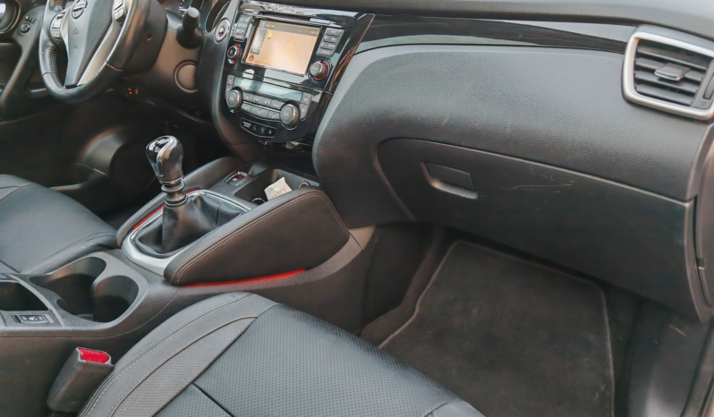 
								Nissan Qashqai 1.6 dCi Tekna 4×4 full									