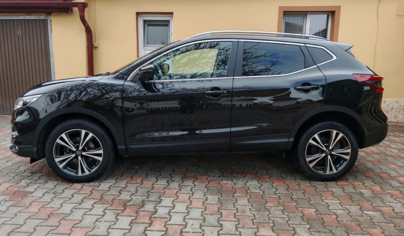 
								Nissan Qashqai 1.2 N-Connecta full									