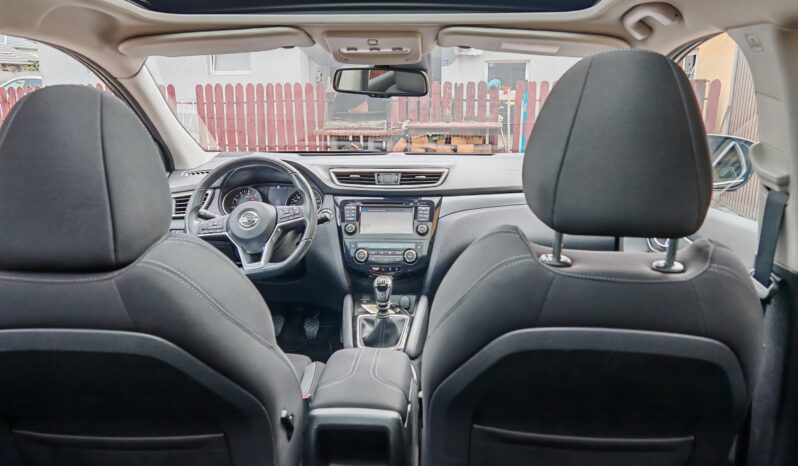 
								Nissan Qashqai 1.2 N-Connecta full									