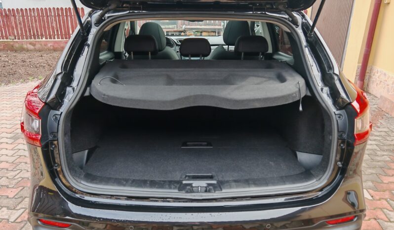 
								Nissan Qashqai 1.2 N-Connecta full									