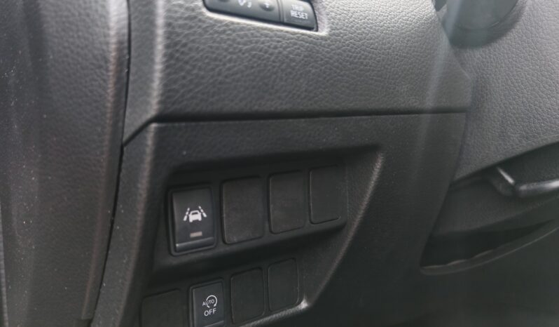 
								Nissan Qashqai 1.2 N-Connecta full									