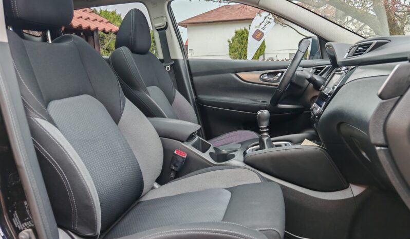
								Nissan Qashqai 1.2 N-Connecta full									