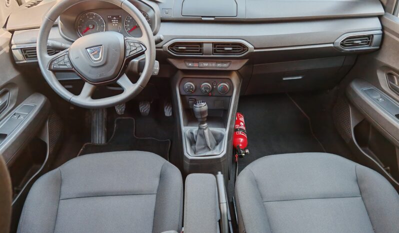 
								Dacia Sandero full									