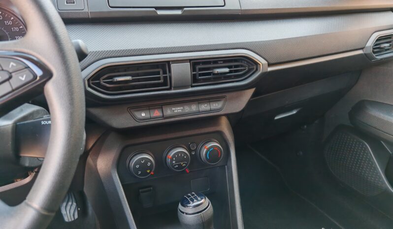 
								Dacia Sandero full									