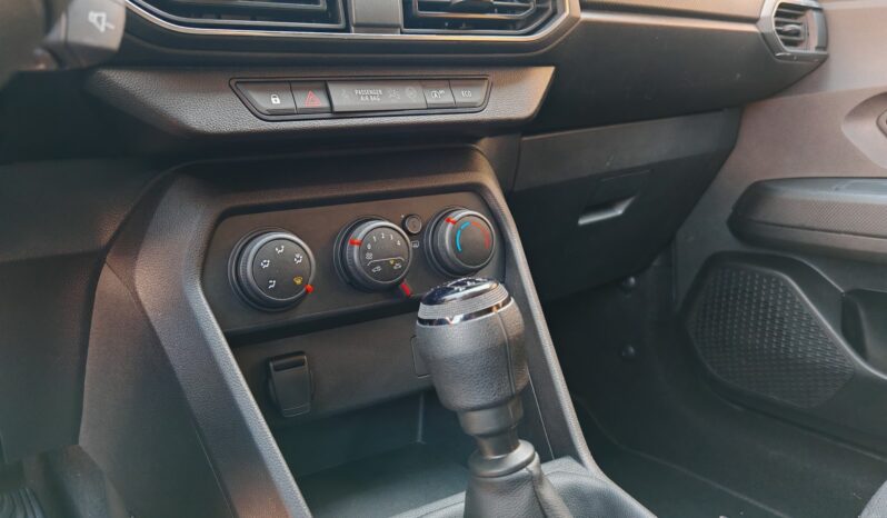 
								Dacia Sandero full									