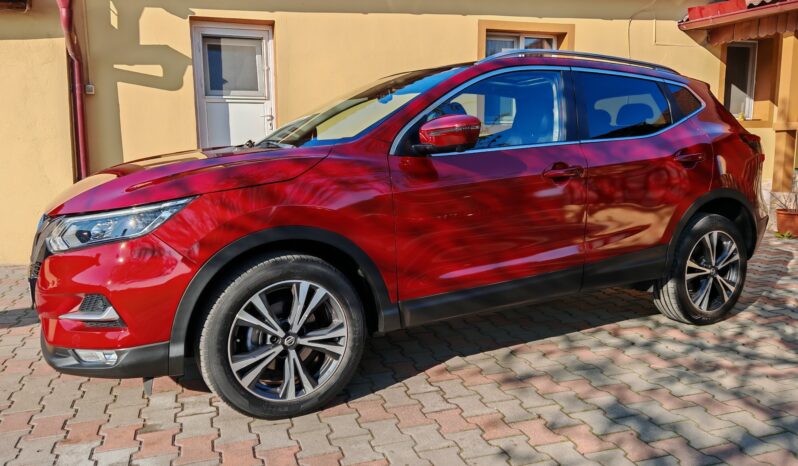 
								Nissan Qashqai N-Conecta full									