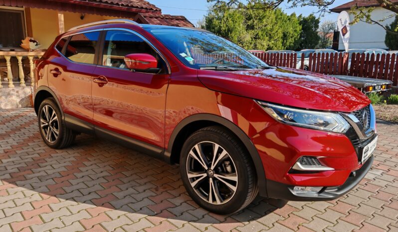 
								Nissan Qashqai N-Conecta full									