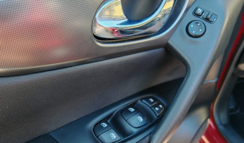 
								Nissan Qashqai N-Conecta full									