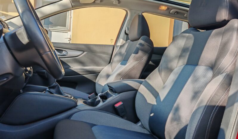
								Nissan Qashqai N-Conecta full									